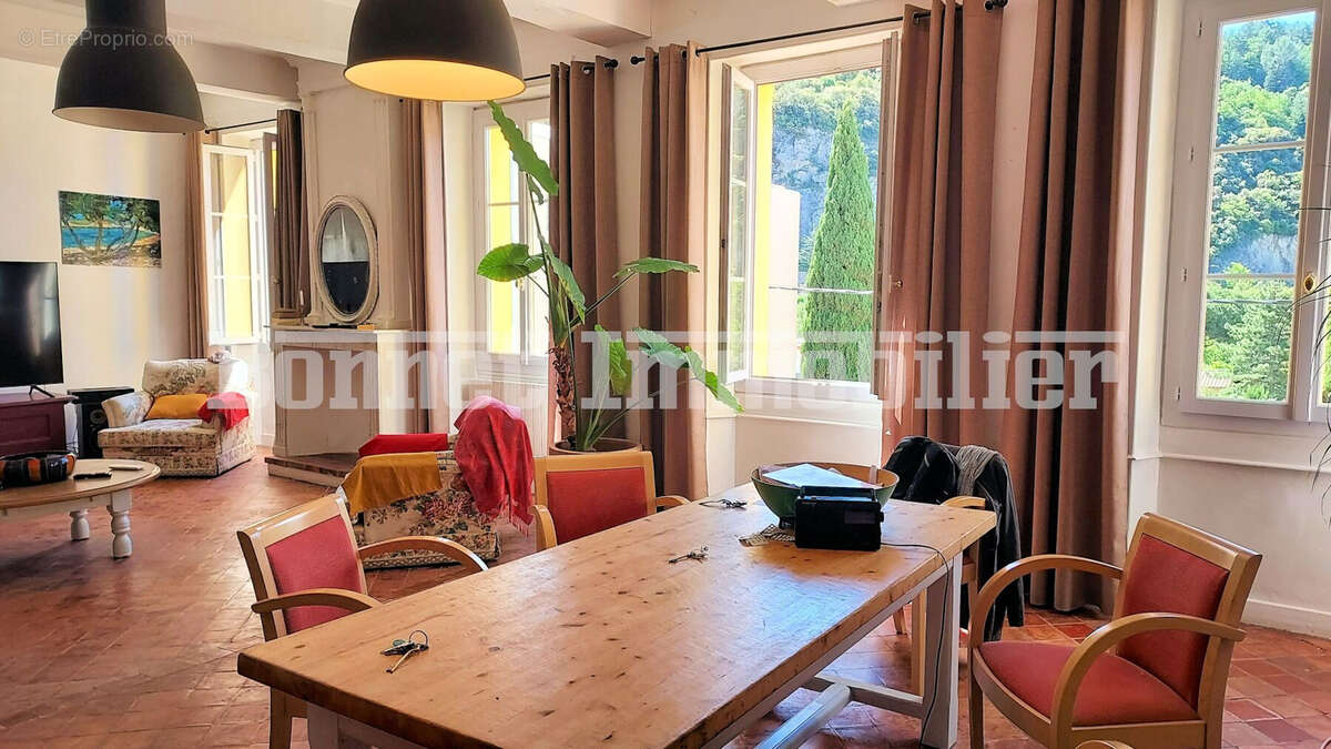 Appartement à NYONS