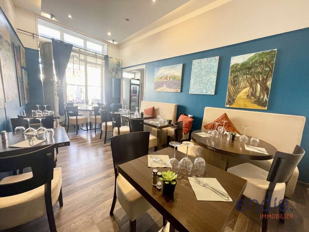 Commerce à COTIGNAC