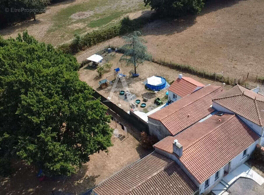 Maison Saint Julien Des Landes 5 pièce(s) - photo 2
