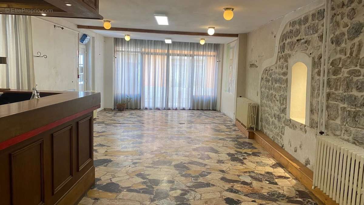 Commerce à SAILLANS