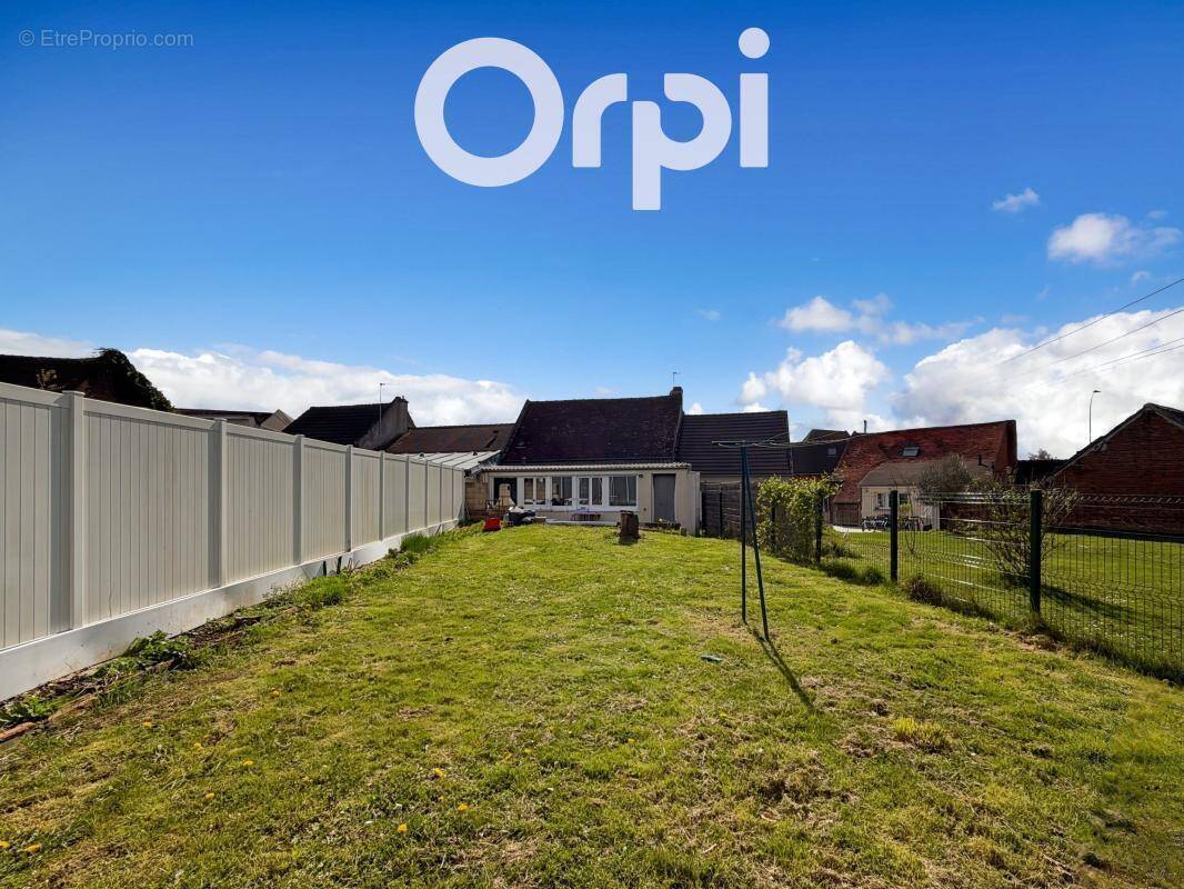 Maison à ESTREES-SAINT-DENIS