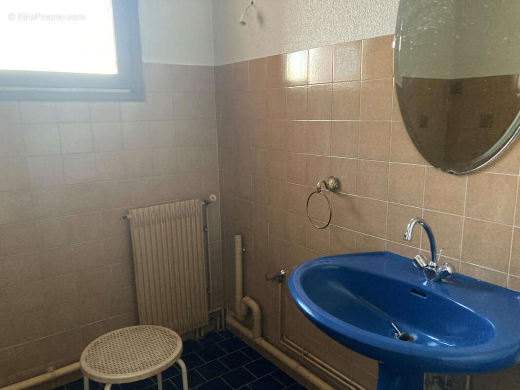 sdb 2 - Appartement à CAHORS