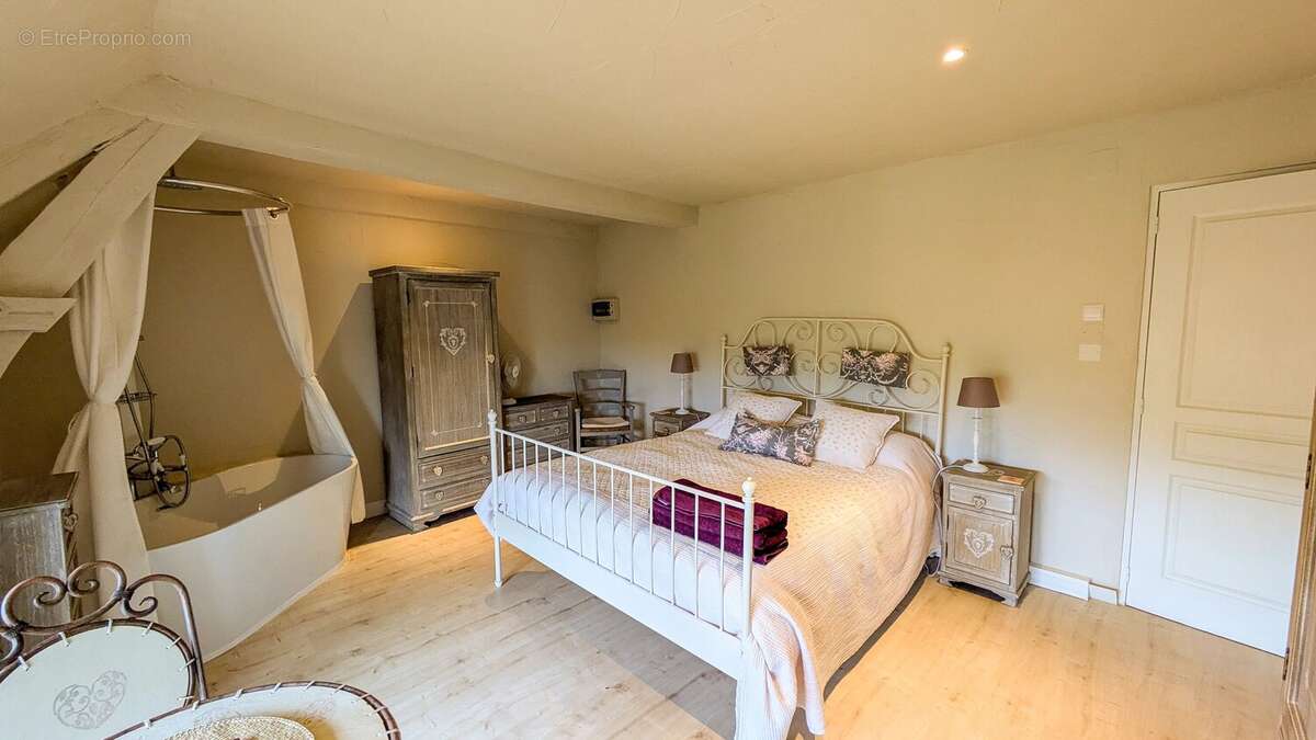 Maison à BEAULIEU-SUR-DORDOGNE