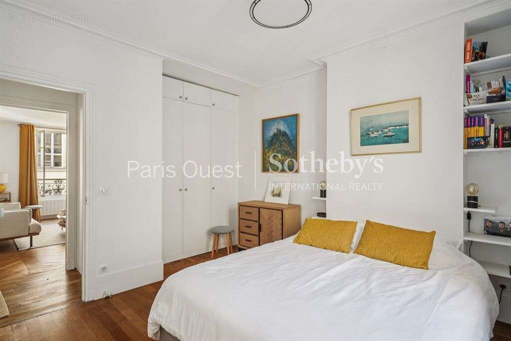 Appartement à PARIS-8E