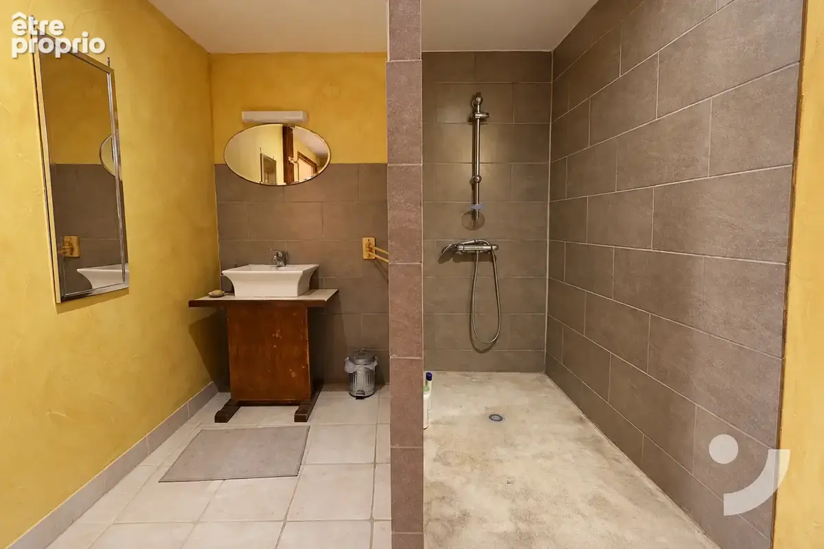 Maison en pierre   205 m2 avec second logement attenant - photo 17
