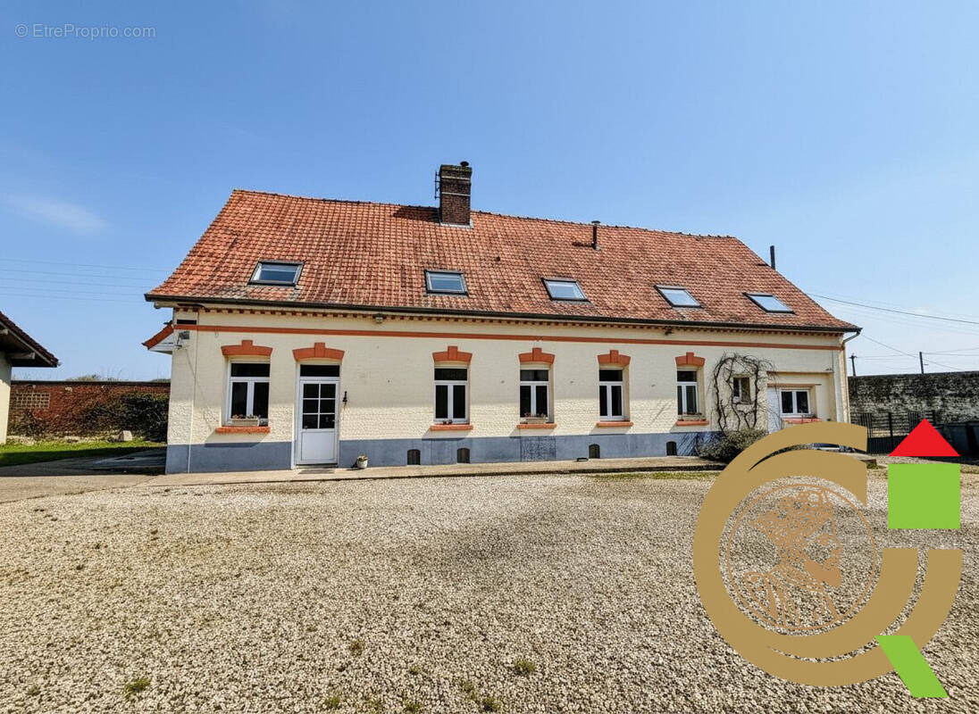 Maison à BEAURAINVILLE