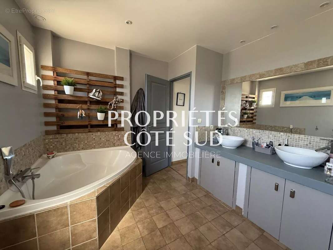 Maison à MONTFAUCON