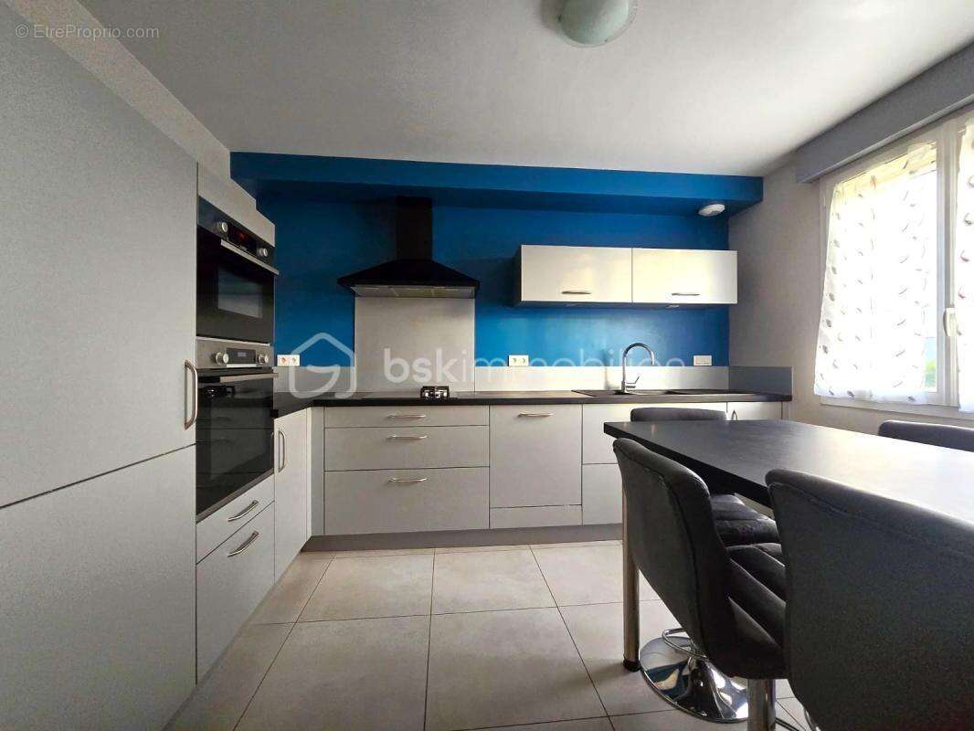 Maison à BOURG-DES-COMPTES