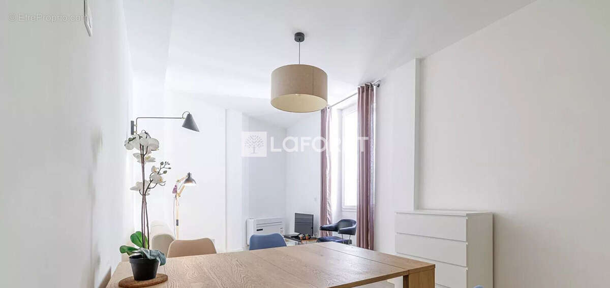 Appartement à PARIS-14E