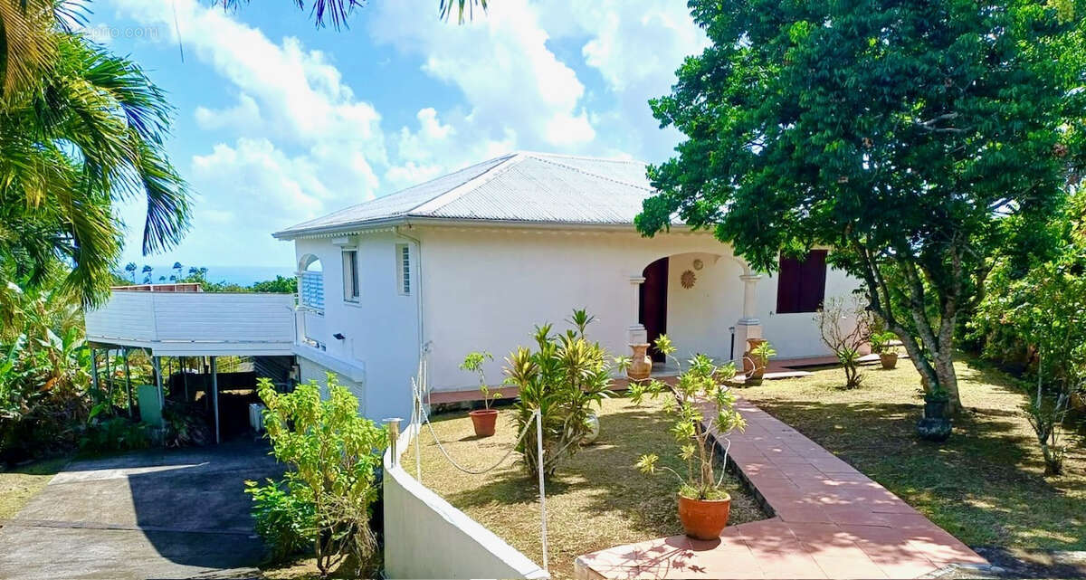 Maison à SAINTE-ROSE