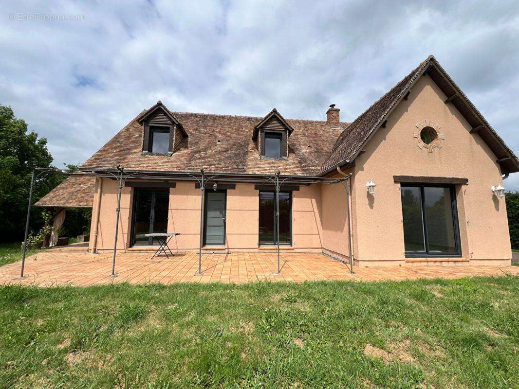 Maison à SAVIGNE-L'EVEQUE