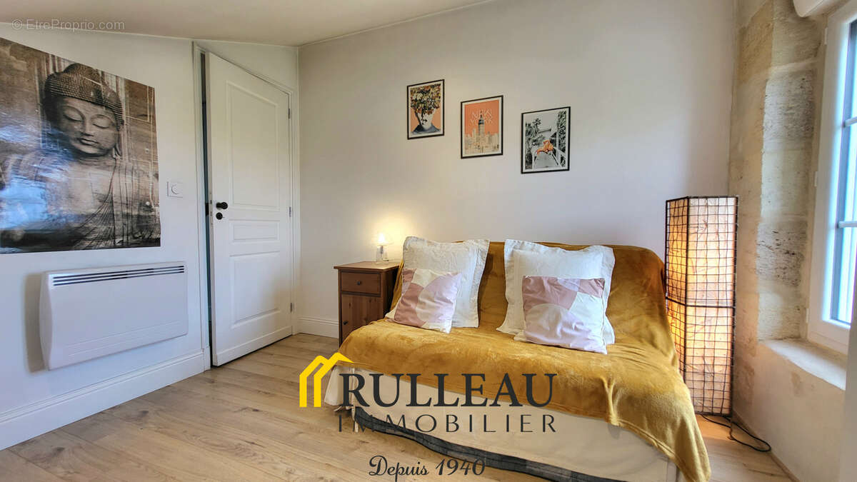 Maison à SAINT-CHRISTOLY-DE-BLAYE