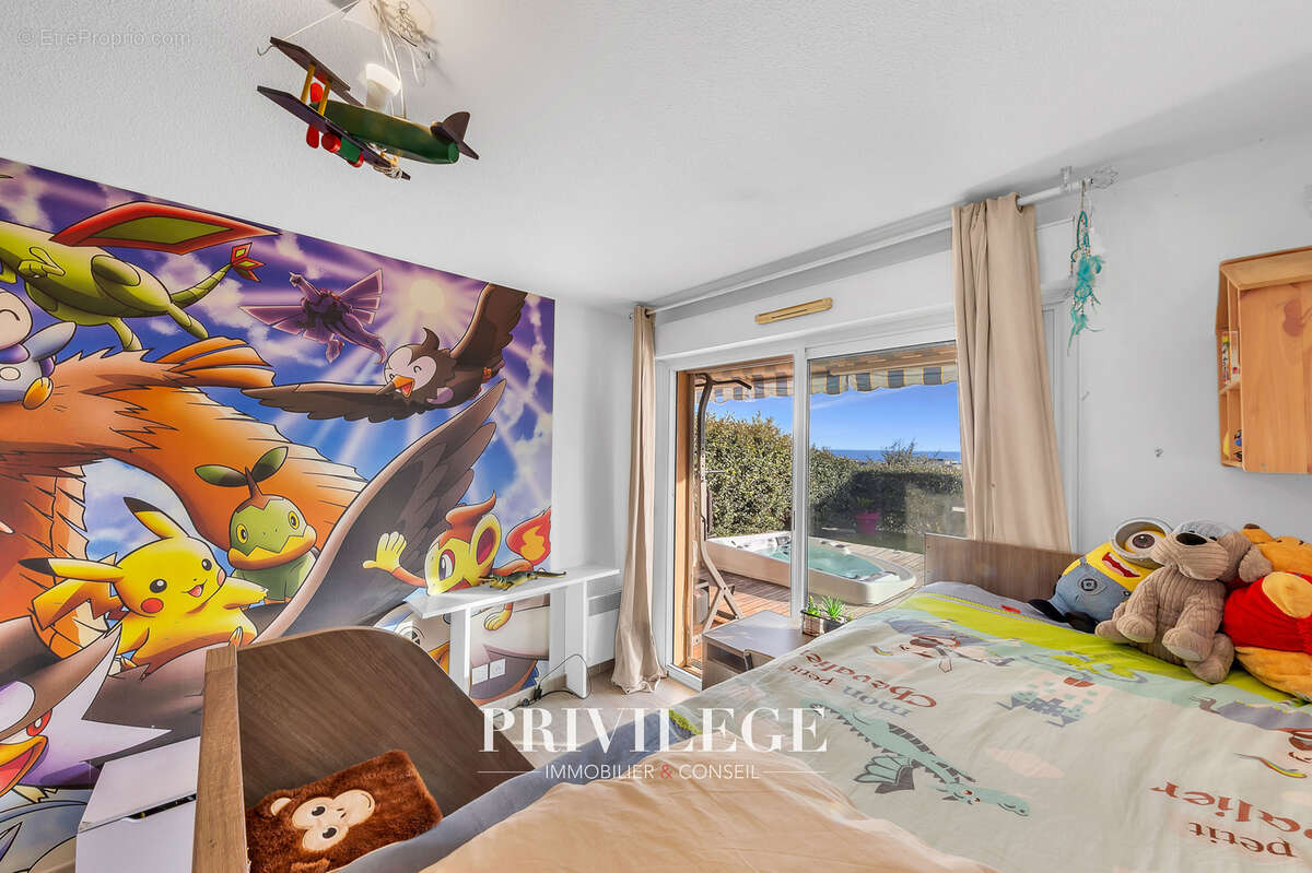 Appartement à SAINT-LAURENT-DU-VAR