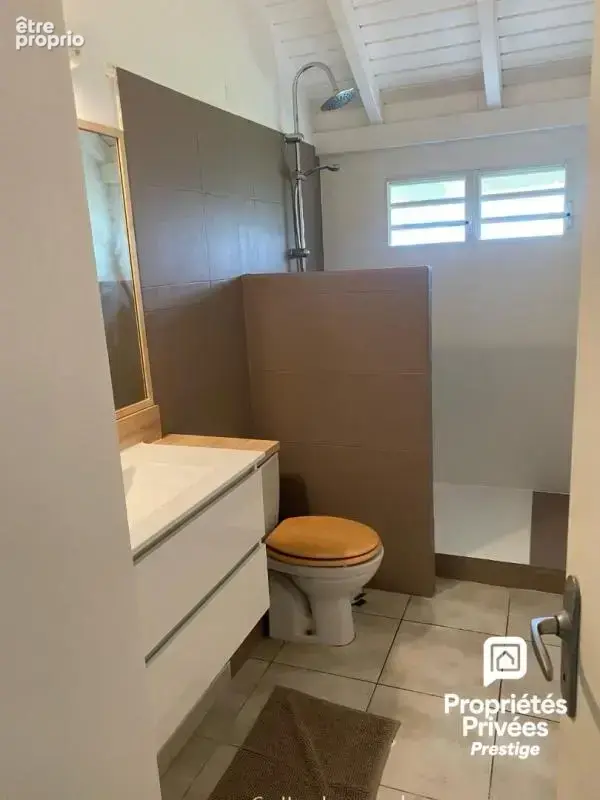Rare, Appartement Duplex T4 avec jardin et piscine , Baie Mahault - photo 11