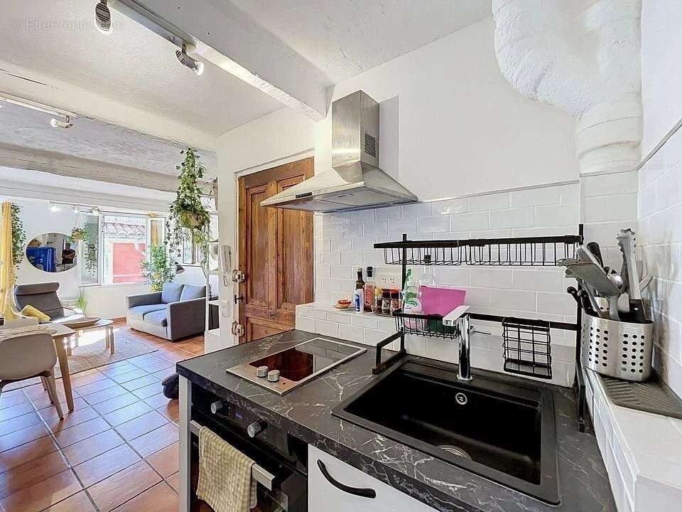 Nice – Vieux Nice – Studio 30 m² en excellent état - photo 8