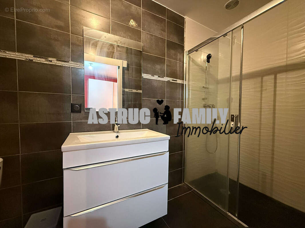 Maison à SAINT-LAURENT-D'AIGOUZE