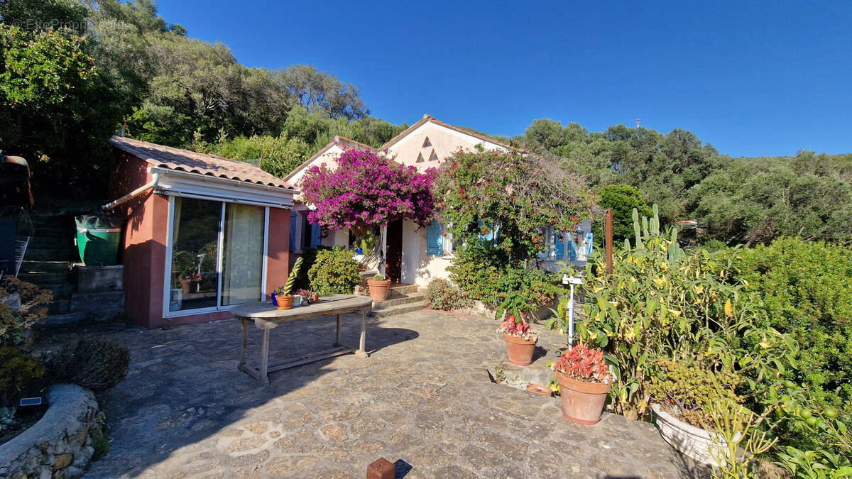 Maison à HYERES