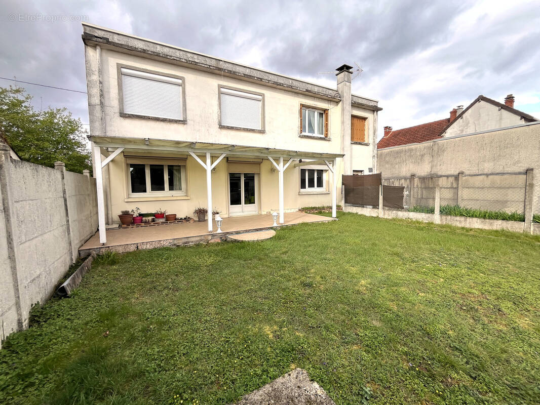 Appartement à PARAY-VIEILLE-POSTE