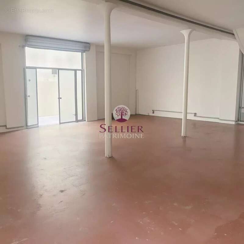 Commerce à PARIS-10E