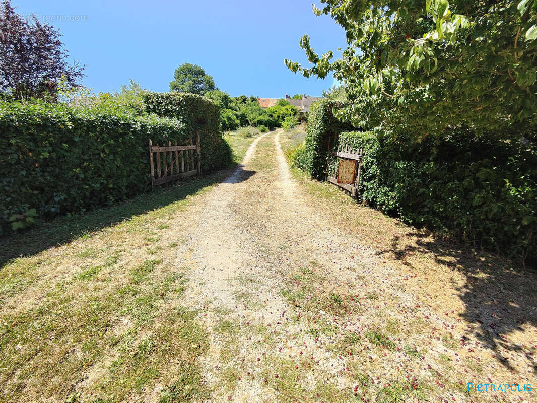 Terrain à SAINT-DESERT