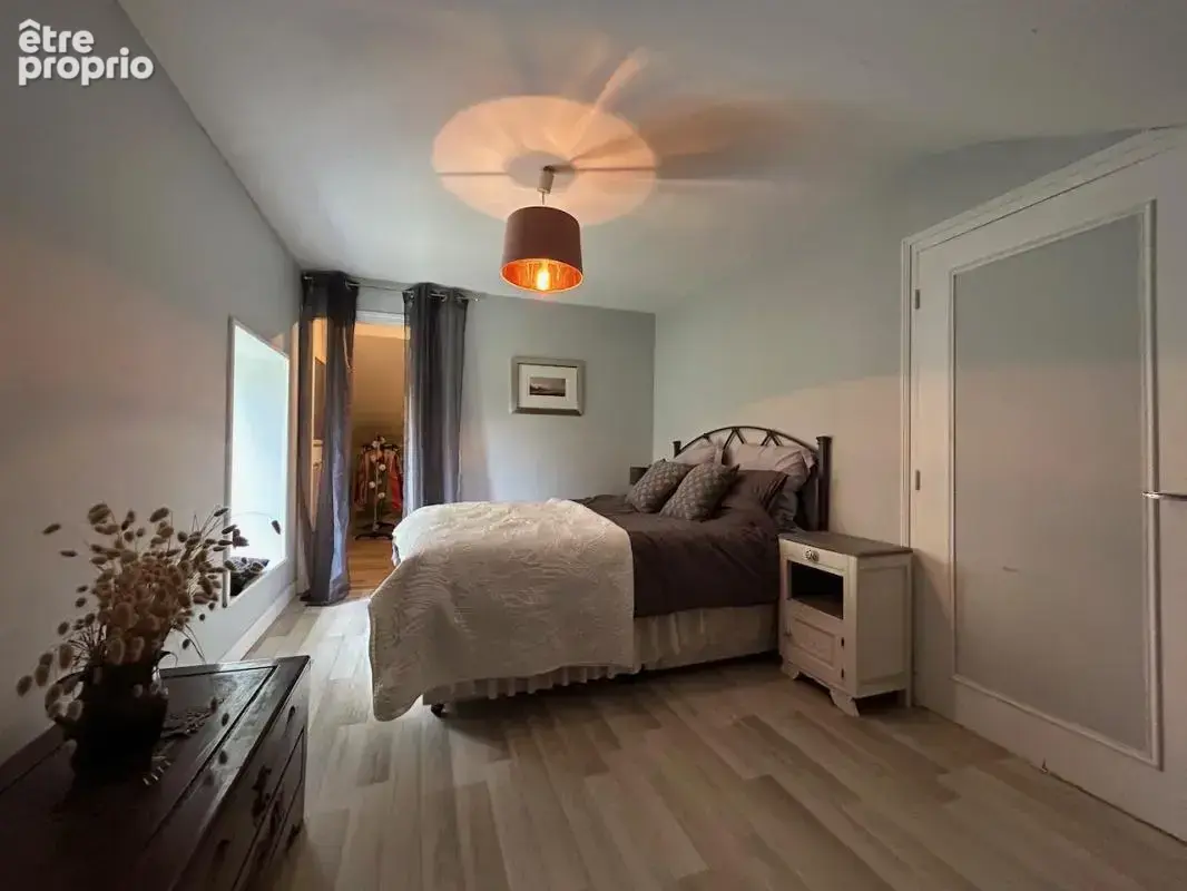 Propriété avec maison principale et gîte potentiel sur grand - photo 8