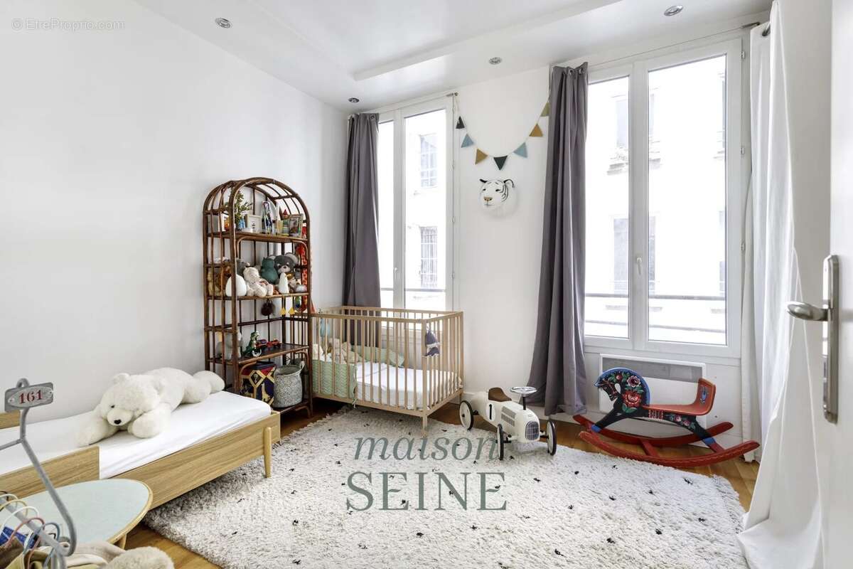 Appartement à PARIS-2E