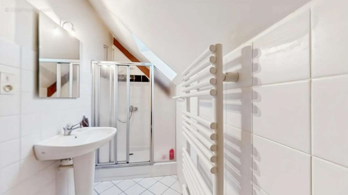 Maison à BIARS-SUR-CERE