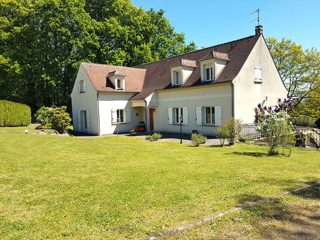 Maison familiale récente avec bel environnement boisé  Gambais 10 pièces 267 m2 - photo 4