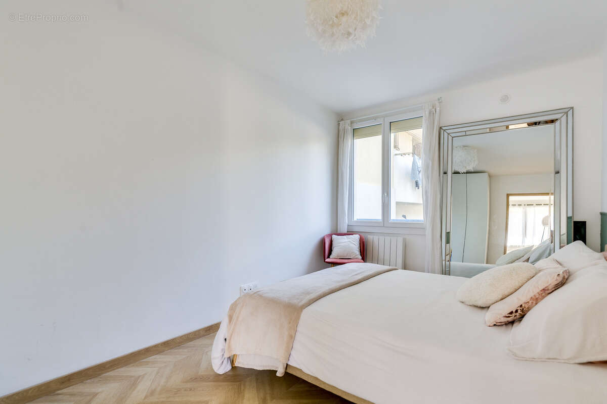 Appartement à MARSEILLE-7E