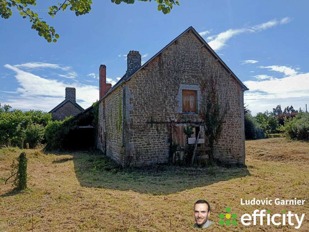 Maison à SAINT-GEORGES-DE-REINTEMBAULT