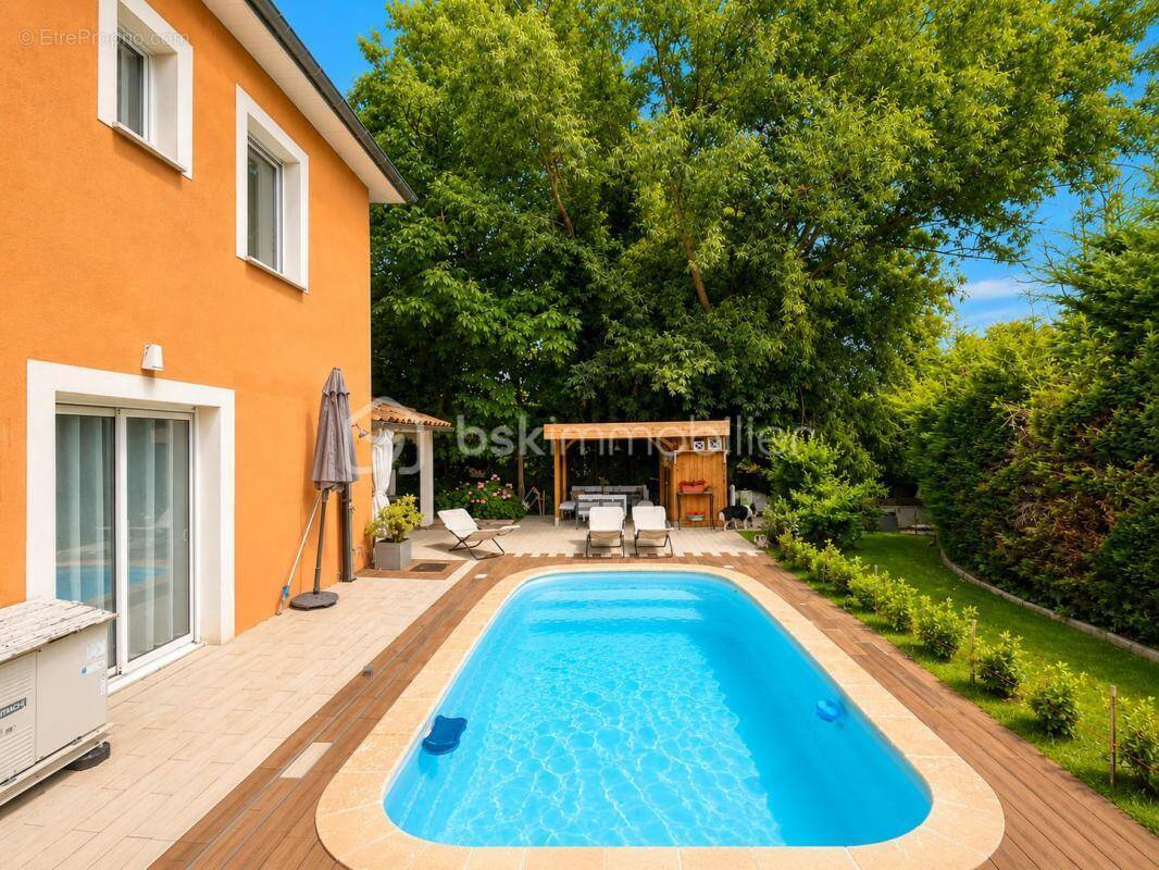 Maison à MASSIEUX