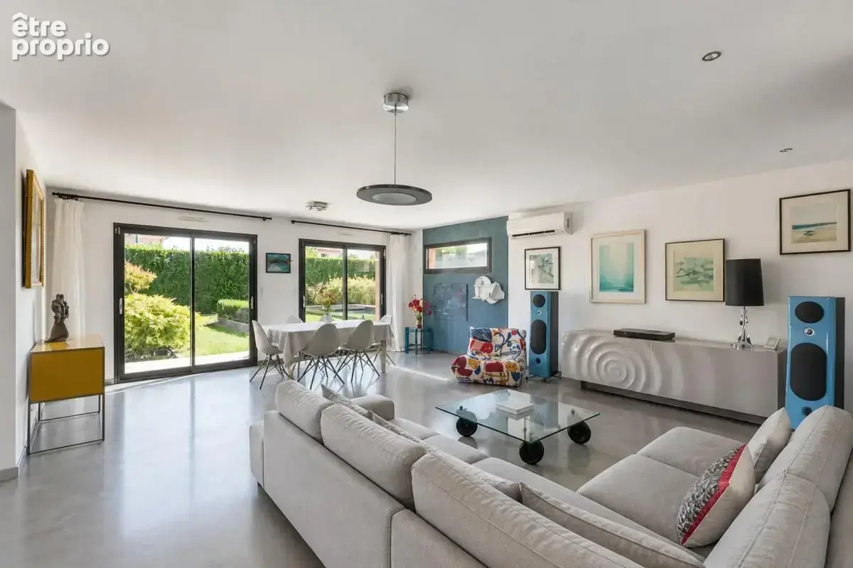 Maison de 6 pièces de 160 m² à Mions - photo 2