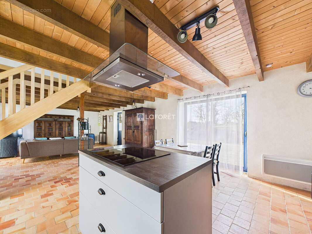 PLEYBEN - EXCLUSIVITÉ - Maison - 5 pièces 100 m² - photo 4