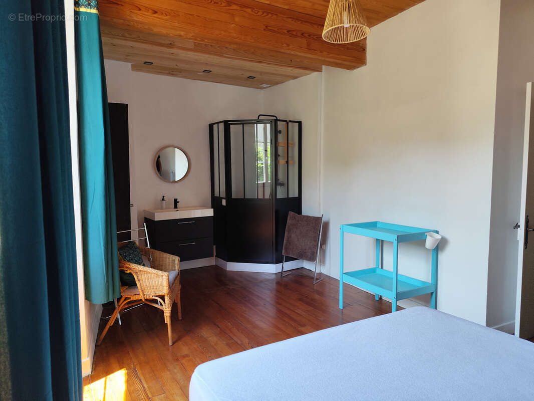 Maison 184,6 m2 avec appartement T2 et piscine centre de ST BERTRAND DE COMMINGES - photo 15