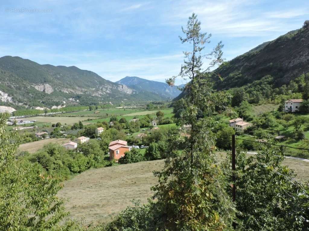 Maison à ENTREVAUX