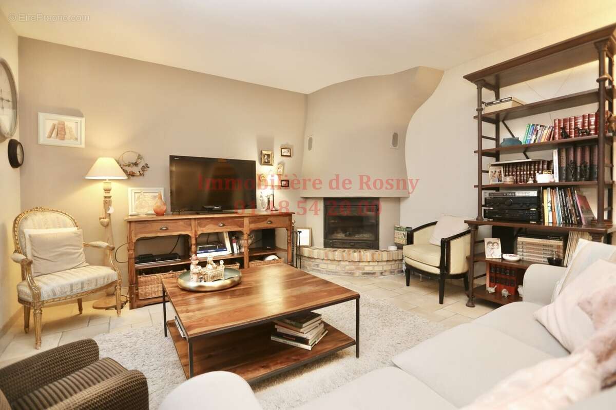 074F7D5C-29BF-45C1-9C70-EED5E2CF3798_1_201_a - Maison à ROSNY-SOUS-BOIS