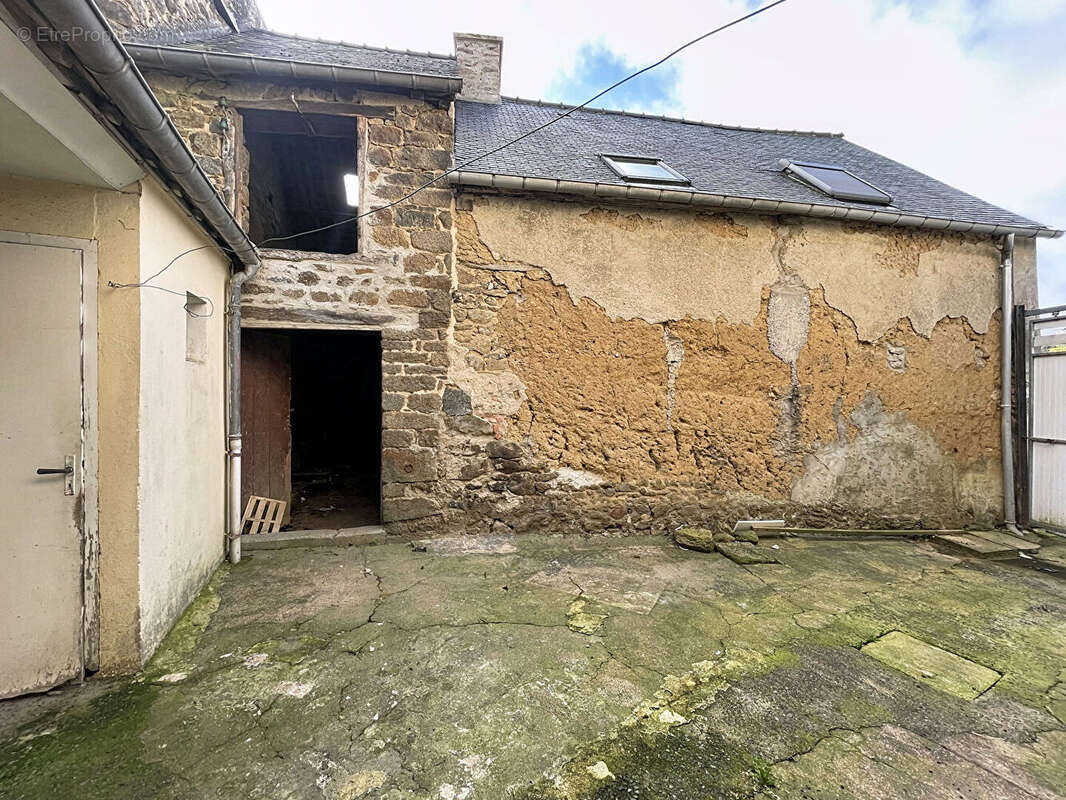 Maison à MINIAC-MORVAN