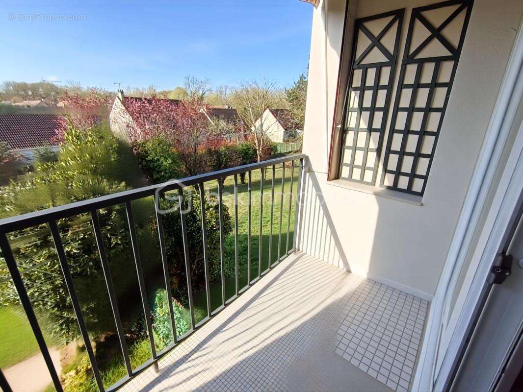 Appartement à SAINTE-GENEVIEVE-DES-BOIS