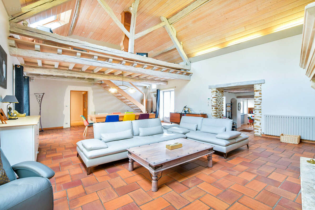 Maison à OZOUER-LE-VOULGIS