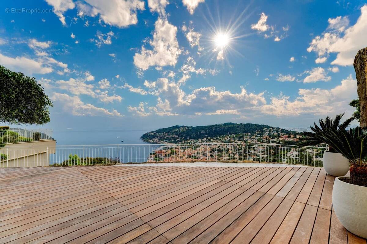 Appartement à VILLEFRANCHE-SUR-MER