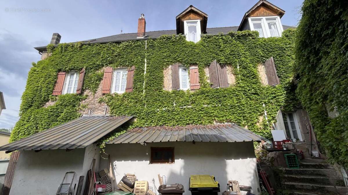 Affaire hôtelerie-restauration en centre bourg - photo 2