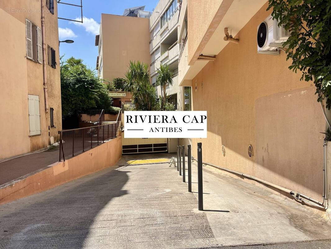 Parking à ANTIBES