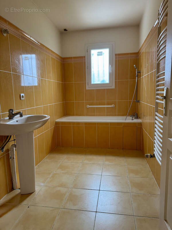Maison à AMILLY
