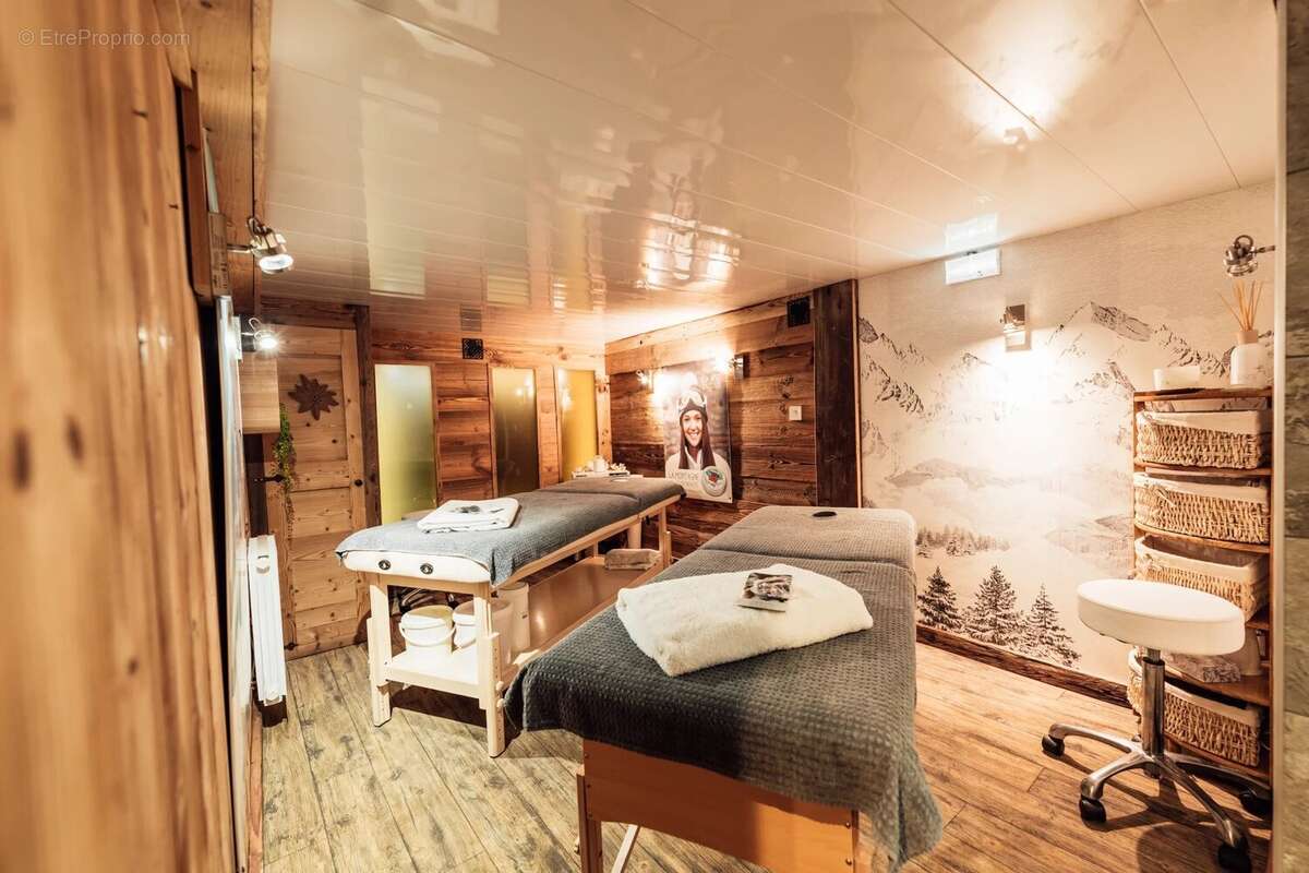 Commerce à CREST-VOLAND