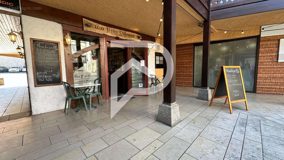 Commerce à MONTLUEL