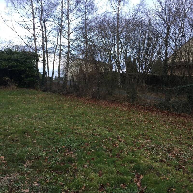 Terrain à MAGNY-LE-HONGRE