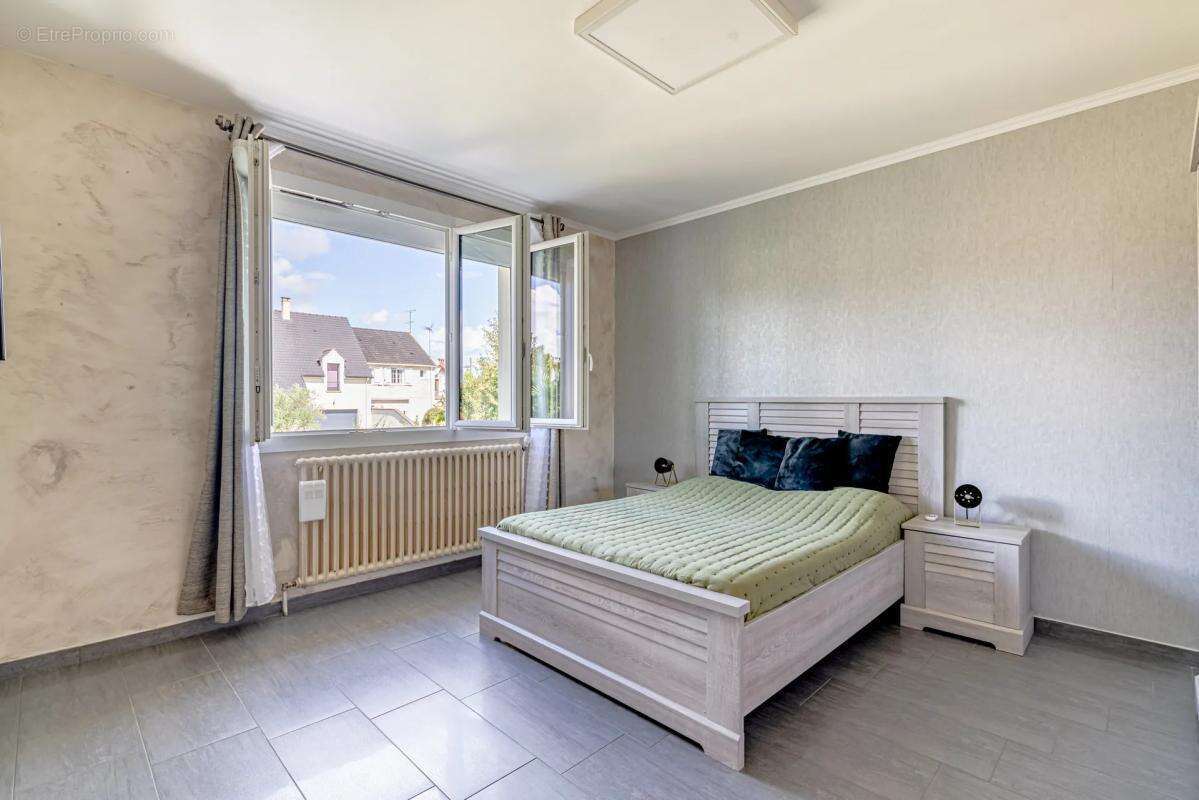 Maison à PARAY-VIEILLE-POSTE