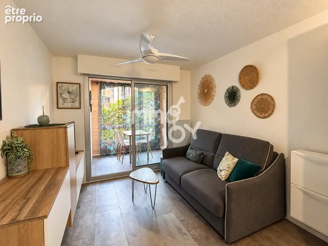 Superbe appartement 2 pièces entièrement rénové et meublé dans résidence avec piscine tennis et gardien - photo 2