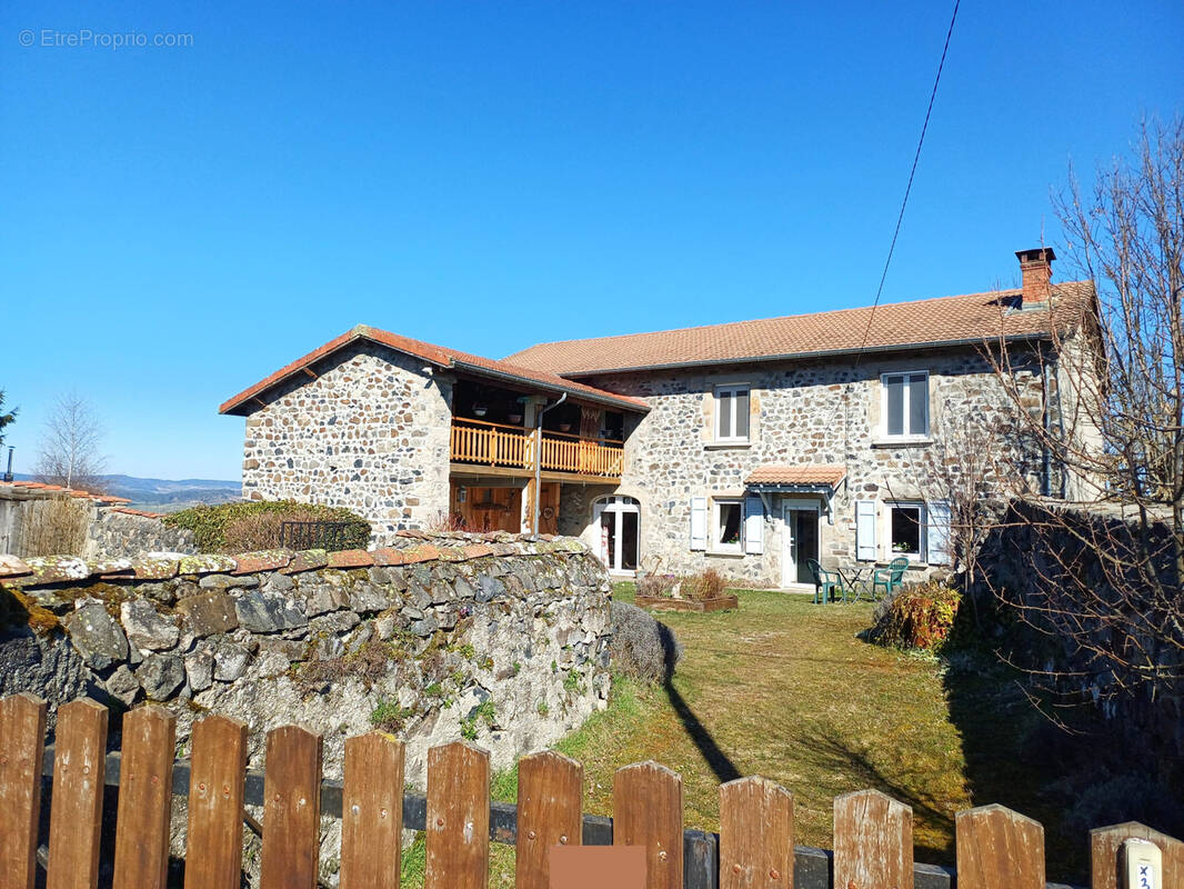 Maison à CRAPONNE-SUR-ARZON