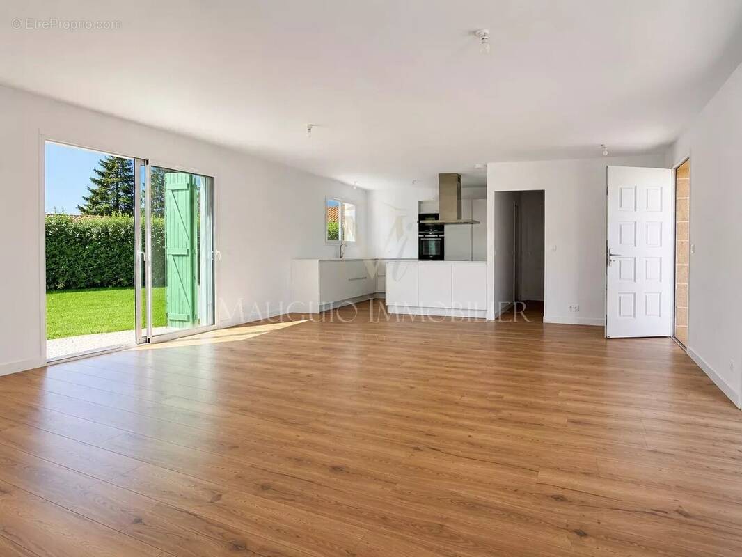 Villa F4 de plain-pied sur 670m² de terrain à 2 minutes de Lansargues - photo 1